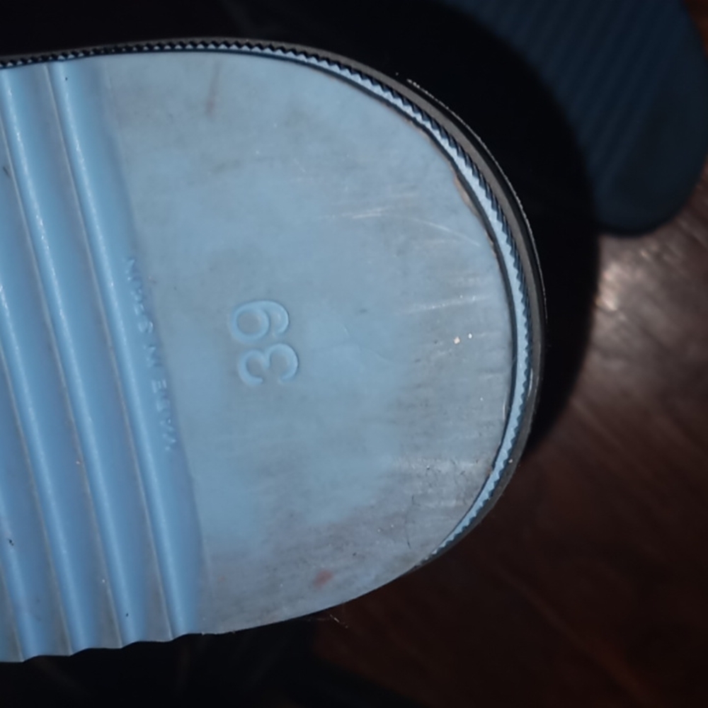 Slides - Picture 4 of 6